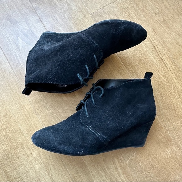 Nine West Illusion Wedge Ankle Booties, Black Suede Heeled Boots, Size 10M - Picture 3 of 13